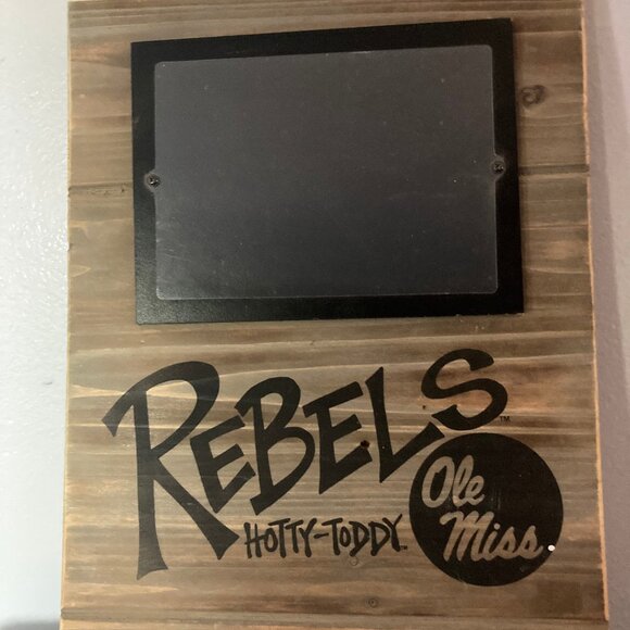 Ole Miss Rebels Wood Picture Frame w/5" x 7" Opening - Picture 1 of 3